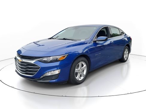 Used 2023 Chevrolet Malibu LT image 3