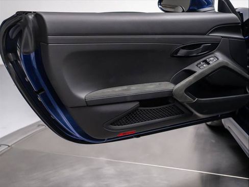 Used 2024 Porsche 718 Cayman GT4 RS RWD image 21