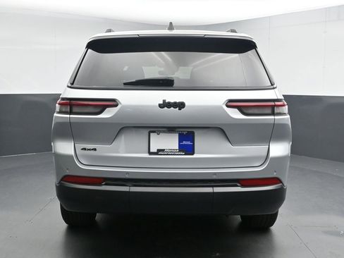 Used 2024 Jeep Grand Cherokee L Laredo AWD/4WD image 7