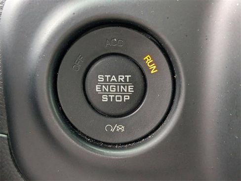 Used 2020 Jeep Gladiator Overland image 25