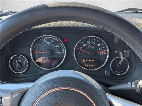 Used 2016 Jeep Wrangler Unlimited Rubicon image 11