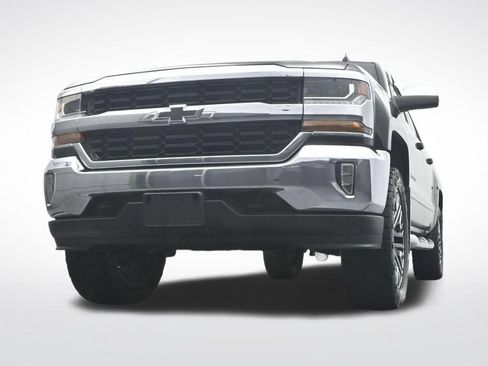Used 2018 Chevrolet Silverado 1500 LT w/ All Star Edition AWD/4WD image 32