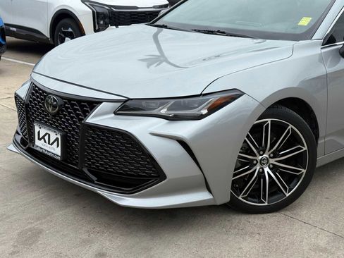 Used 2019 Toyota Avalon Touring w/ Advanced Safety Package FWD image 2