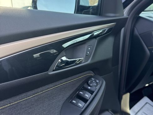 Used 2024 Chevrolet TrailBlazer ACTIV w/ Convenience Package image 11