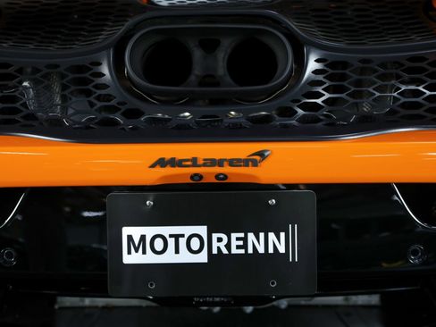 Used 2026 McLaren 750S Spider RWD image 23
