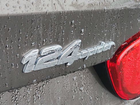 Used 2019 FIAT 124 Spider Lusso w/ Convenience Group image 29