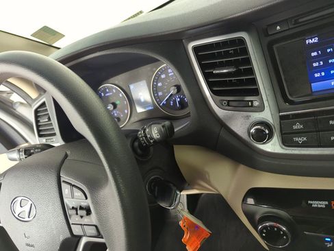 Used 2017 Hyundai Tucson SE image 24