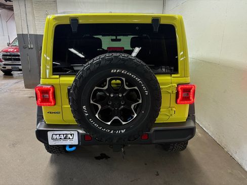 Used 2023 Jeep Wrangler Unlimited Rubicon 4xe w/ Cold Weather Group AWD/4WD image 8