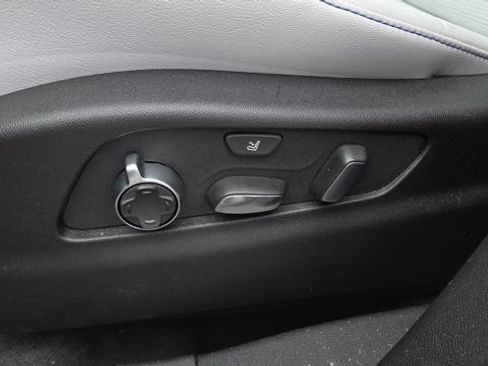 Used 2025 Cadillac XT4 Sport FWD image 10