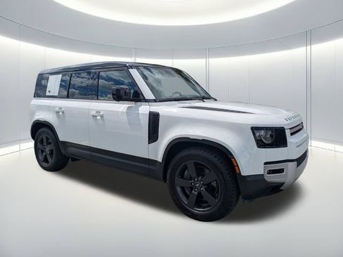 Used 2024 Land Rover Defender 110 SE AWD/4WD image 8