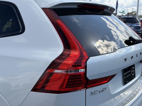 Certified 2023 Volvo XC60 B5 Ultimate w/ Protection Package Premier image 9