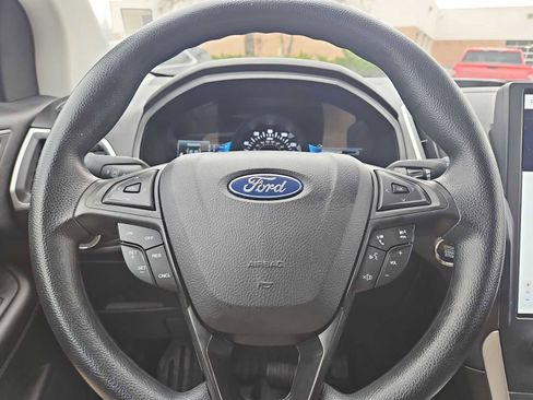 Used 2023 Ford Edge SE image 22