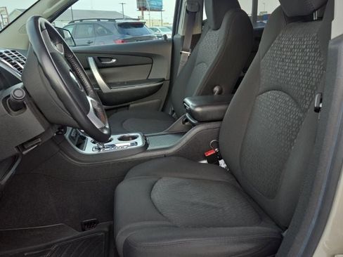 Used 2011 GMC Acadia SLE image 12