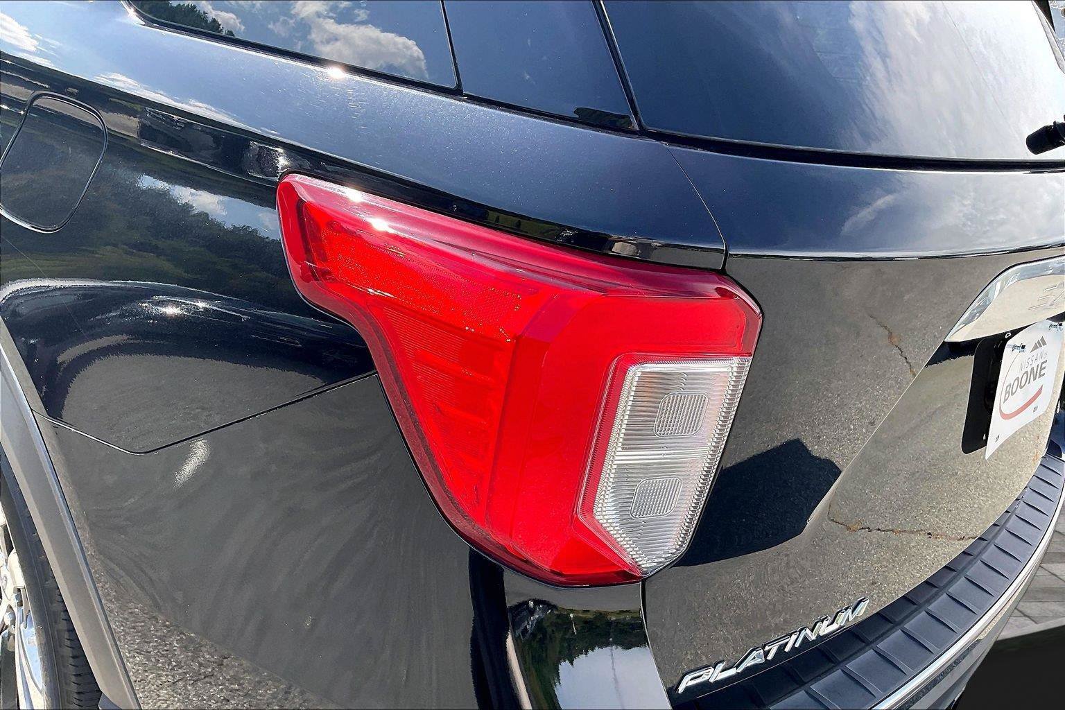 Used 2020 Ford Explorer Platinum w/ Premium Technology Package AWD/4WD image 31