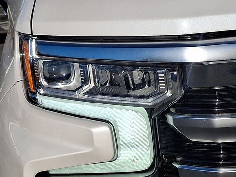 Used 2023 Chevrolet Silverado 1500 High Country w/ High Country Premium Package image 9