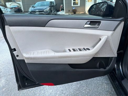 Used 2019 Hyundai Sonata SE w/ Cargo Package image 23