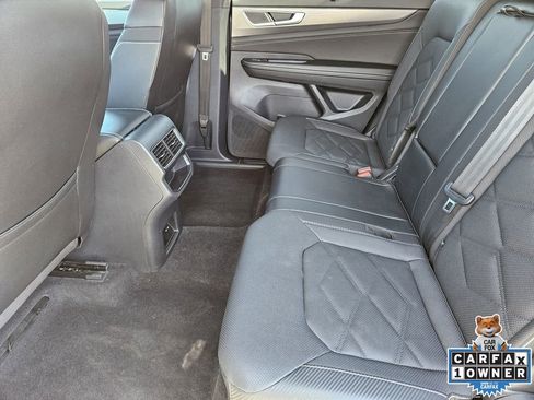 Used 2024 Volkswagen Atlas Cross Sport SE image 35
