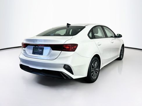 Used 2024 Kia Forte LXS FWD image 9
