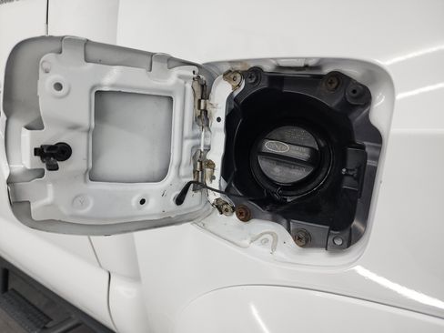 Used 2019 Toyota Tacoma Limited image 32