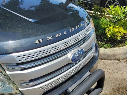 Used 2011 Ford Explorer XLT w/ 202A Rapid Spec Order Code FWD image 4