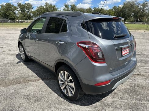 Used 2019 Buick Encore Preferred image 3