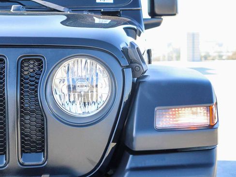 Used 2022 Jeep Wrangler Unlimited Sport image 4