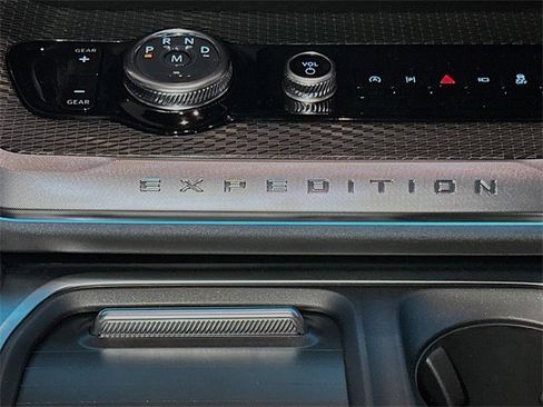 New 2025 Ford Expedition Platinum w/ Stealth Performance Package image 11