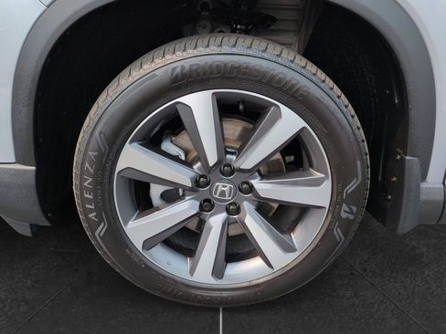 Used 2024 Honda Pilot Touring image 12