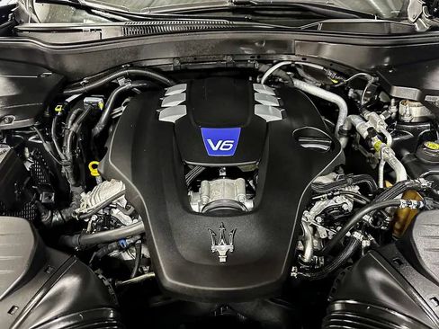 Used 2019 Maserati Levante S GranLusso AWD/4WD image 43