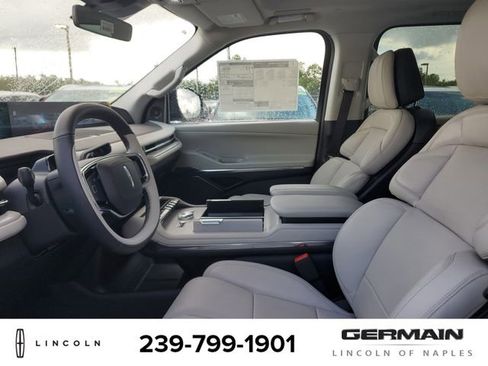 New 2025 Lincoln Navigator L Reserve AWD/4WD image 19