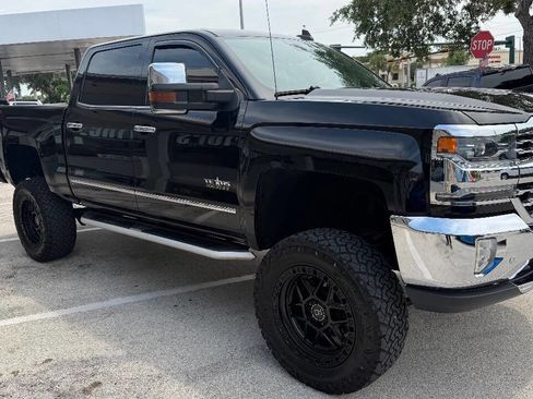Used 2018 Chevrolet Silverado 1500 LTZ w/ Texas Edition AWD/4WD image 3