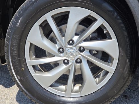 Used 2014 Nissan Rogue SL AWD/4WD image 10