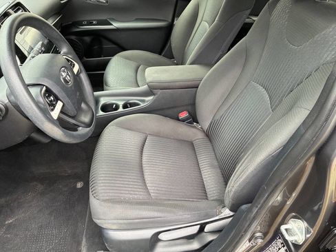 Used 2016 Toyota Prius Two image 6