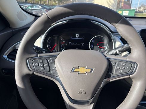 Used 2024 Chevrolet Malibu LT image 32