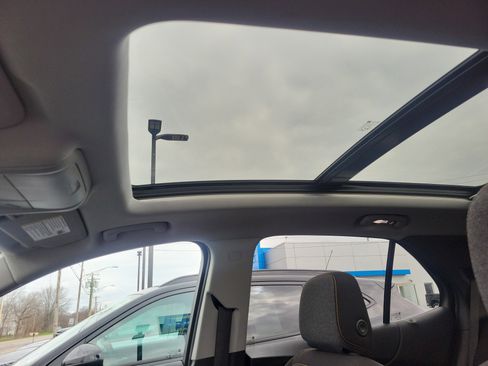 Used 2022 Chevrolet Equinox LT image 18