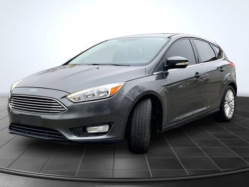 Used 2018 Ford Focus Titanium FWD image 4