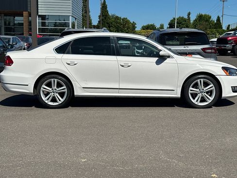 Used 2013 Volkswagen Passat TDI SE FWD image 3