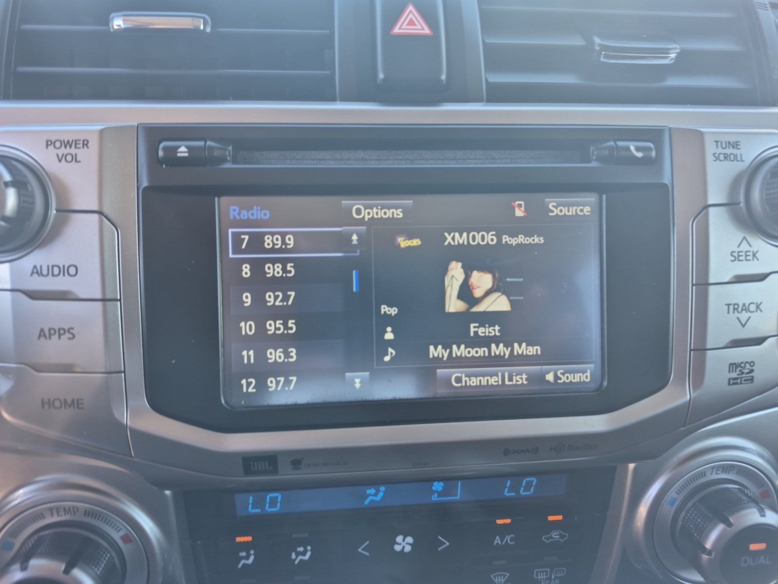 Used 2018 Toyota 4Runner Limited w/ Preferred Accessory Package AWD/4WD image 29