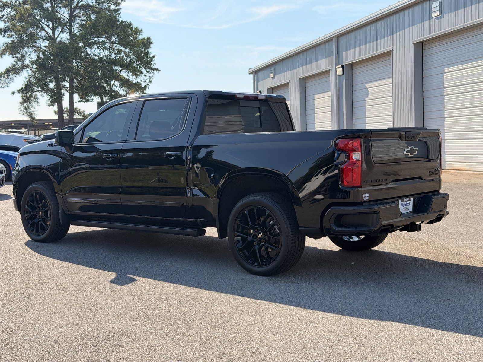 Used 2025 Chevrolet Silverado 1500 High Country w/ High Country Premium Package AWD/4WD image 10