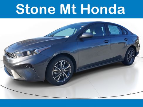 Used 2024 Kia Forte LXS image 3