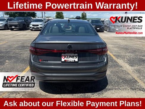 Used 2025 Volkswagen Jetta SE FWD image 6