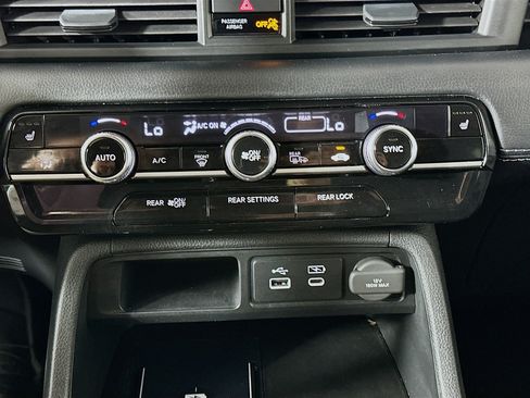 Used 2025 Honda Pilot EX-L image 23