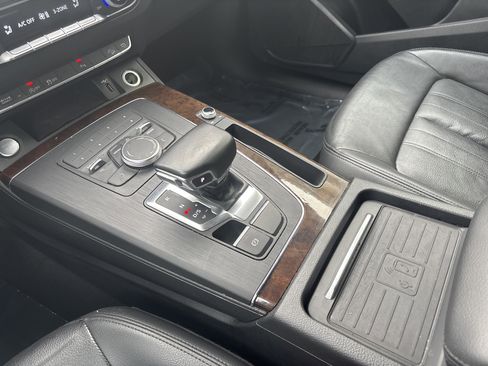 Used 2020 Audi Q5 2.0T Premium image 21