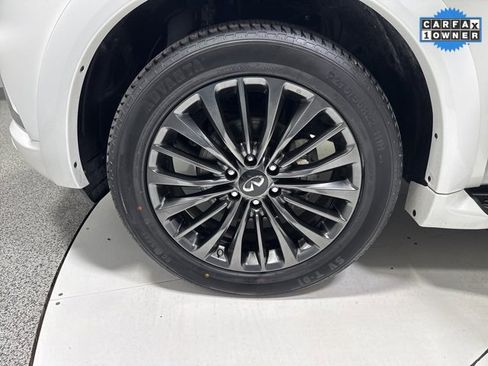 Used 2024 INFINITI QX80 Premium Select w/ All-Season Package image 9