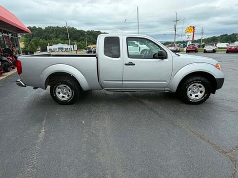 Used 2013 Nissan Frontier S w/ S Preferred Pkg RWD image 3