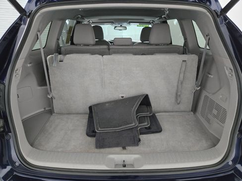 Used 2014 Toyota Highlander XLE FWD image 17