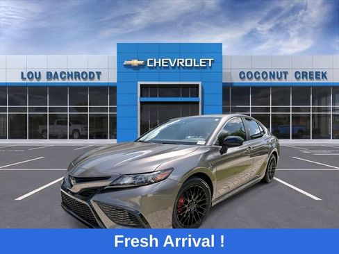 Used 2021 Toyota Camry SE FWD image 4