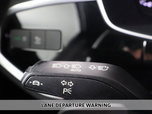 Used 2023 Audi Q3 2.0T Premium w/ Convenience Package image 5