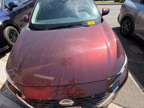 Used 2025 Nissan Sentra SV FWD image 2