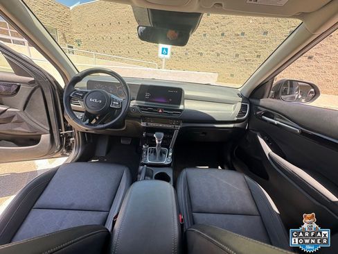 Certified 2025 Kia Seltos EX w/ EX Sunroof Package AWD/4WD image 4